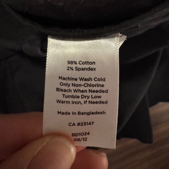 Talbots Classic Black Petite Shorts - Picture 4 of 6